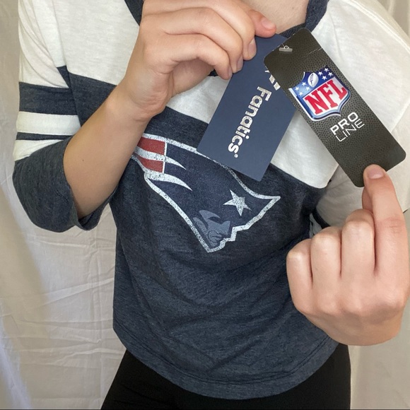 NWT NFL New England Patriots V-Neck Shirt - Picture 2 of 7